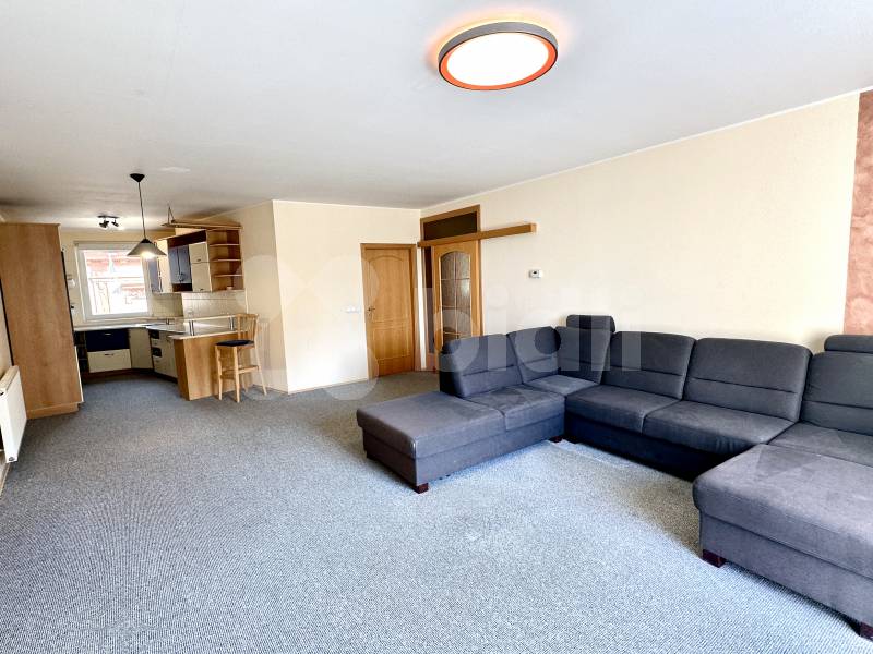 Pronájem bytu 4 Kk,  110 m2, Chrudim, Široké schody
