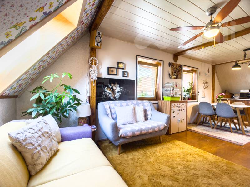 Podkrovní byt 4+kk, 66 m2 v Holýšově - klidná lokalita, blízko přírody