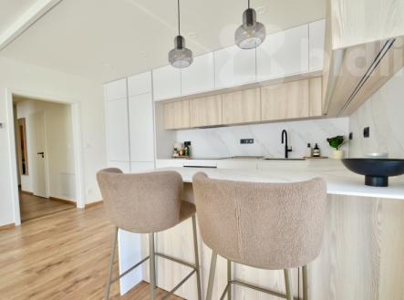 Pronájem bytu, 3+kk, 80 m²