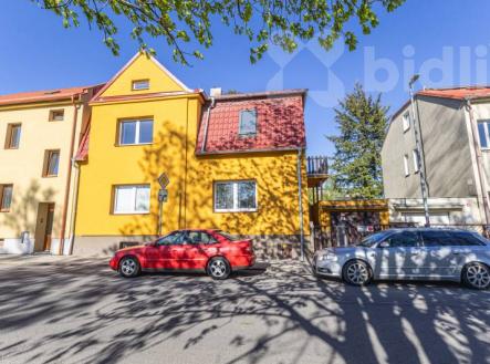 Prodej nájemního domu, 300 m²