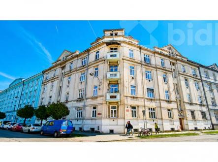 Pronájem bytu, 3+kk, 95 m²