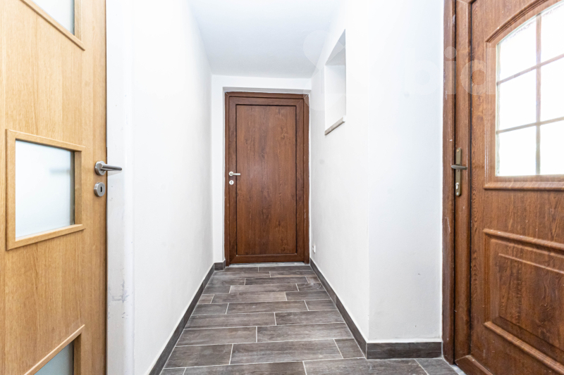 Soubor nemovitostí : RD 140 m2 + objekt 194 m2