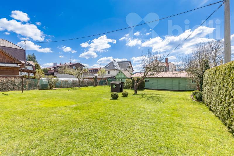 Zavedený penzion/dvougenerační vila s pozemkem 968m2, Kašperské Hory