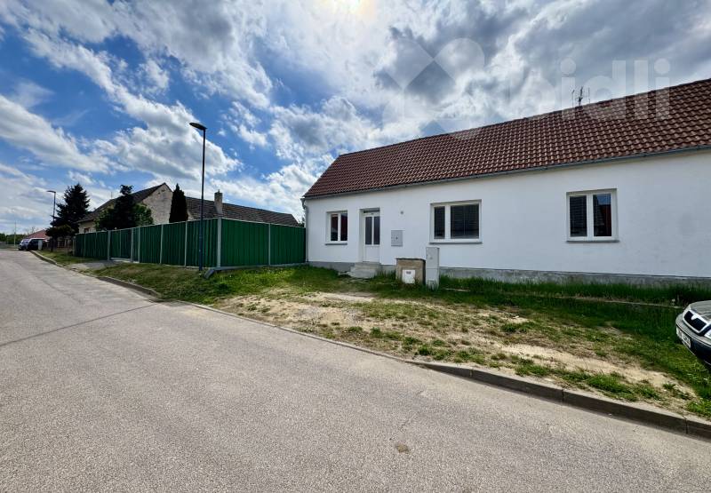 Prodej rodinného domu Štítary 2126.m2