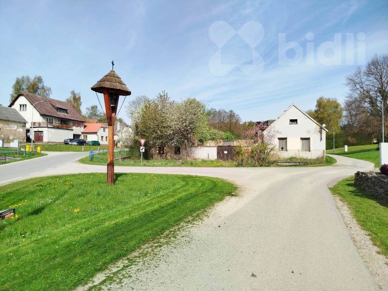 Prodej rodinného domu 160m2 s velkým dvorem  - Peč-Lidéřovice