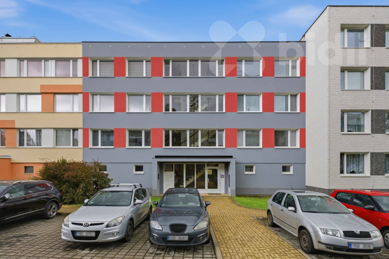 Prodej bytu 1kk (1+1) s balkonem, komorou a sklepem, ul. Dukel. hrdinů, Rakovník