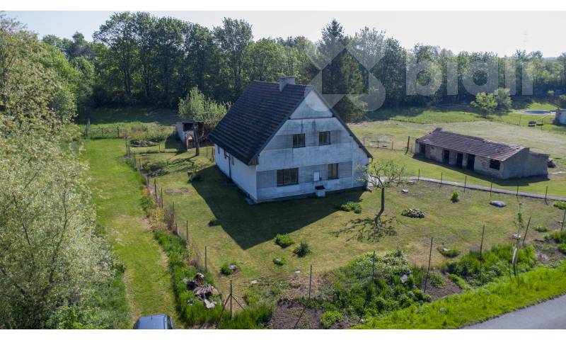 Dronový pohled na dům