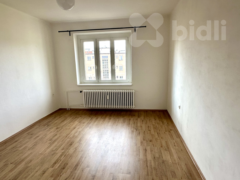 Pronájem zrekonstruovaného bytu 3+1 v centru Pardubic, 97m2 terasa, balkon, parkovací stání