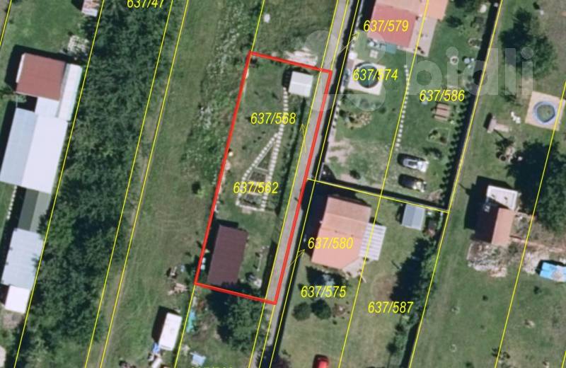 Dřevěná chata 45m2 se zahradou 422m2 - u letiště, Břeclav
