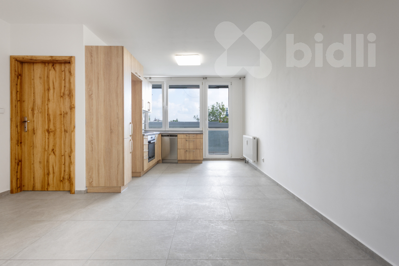 Moderní byt 3+kk se 2 lodžiemi po rekonstrukci - Slaný, Vítězná, OV