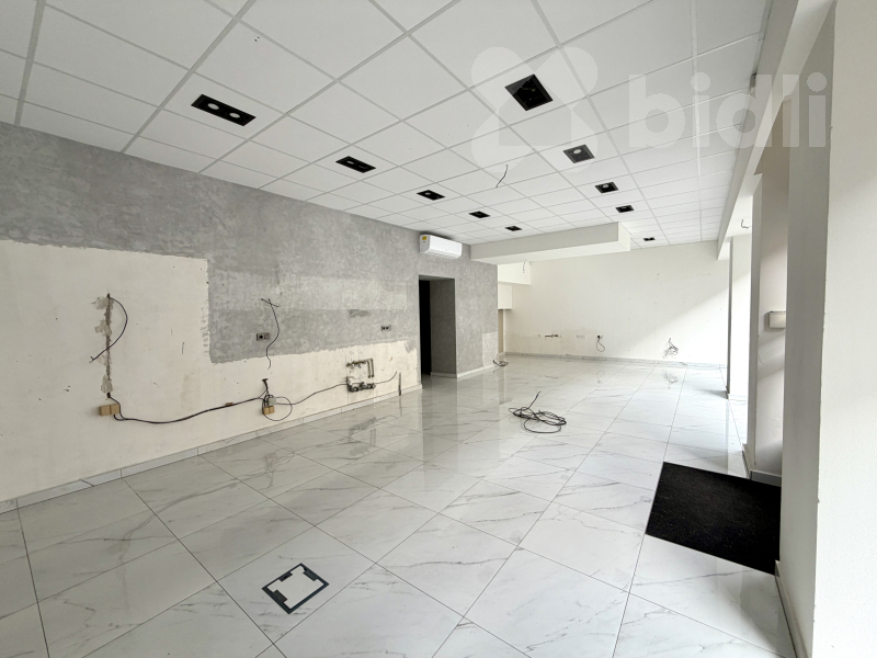 Pronájem obchodní prostor 100 m2, v Pardubicích - ulice Jana Palacha