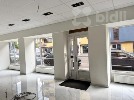 Pronájem obchodní prostory, 100 m²