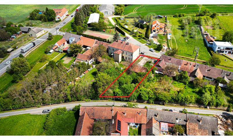 Stavební pozemek 815 m2 Kožušice