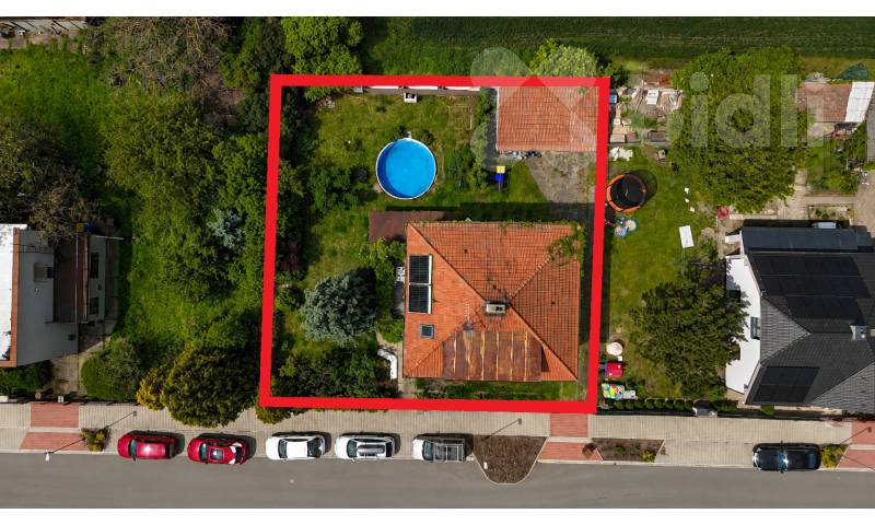 Třípodlažní objekt se zahradou pro podnikání i investici | Sadská