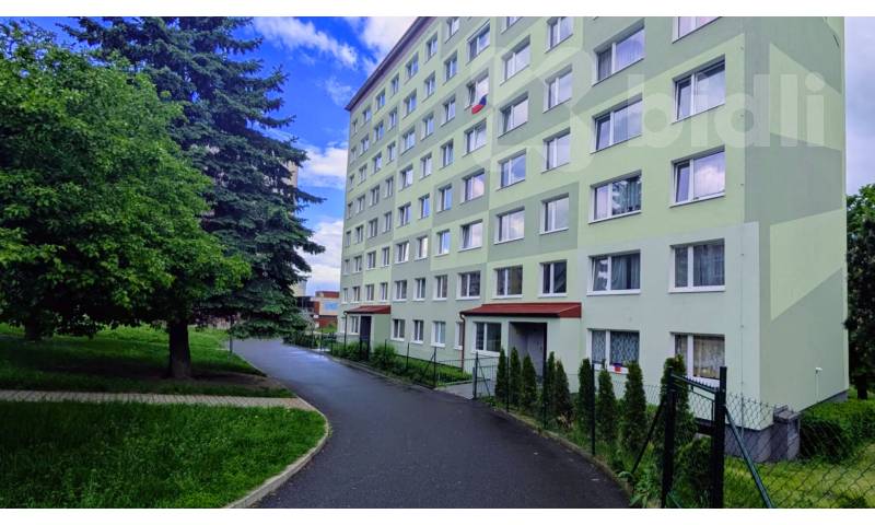 Prostorný byt 3+1 s lodžií
