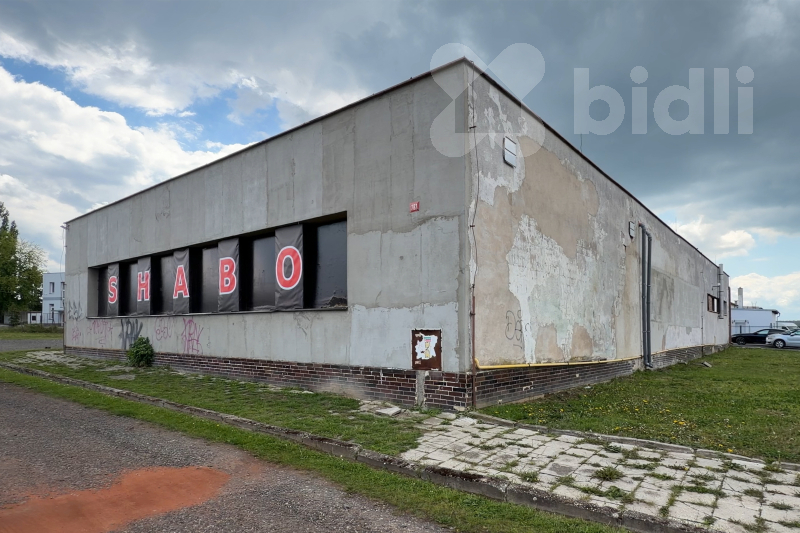 Prodej jedinečného komerčního objektu 600 m² s rozsáhlým pozemkem v Uhlířských Janovicích