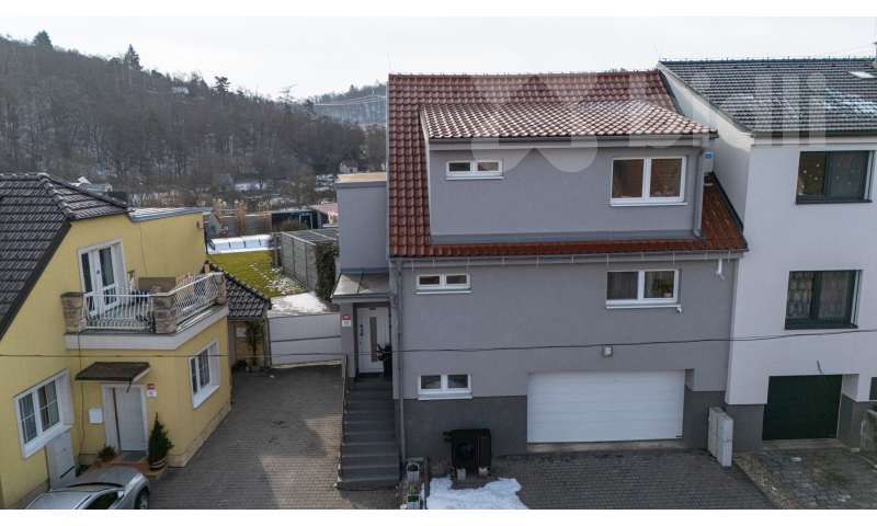 Prodej rodinného domu 5+kk, 299 m², pozemek 660 m², Ostopovice