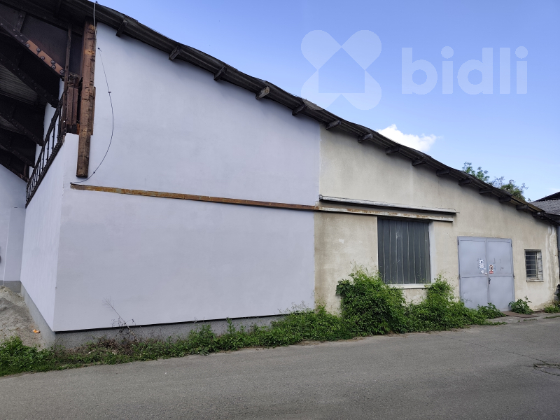 Pronájem haly 1 220 m2 se zastřešenou manipulační plochou - Plumlov