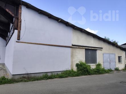 Pronájem komerčního objektu, sklad, 1 750 m²