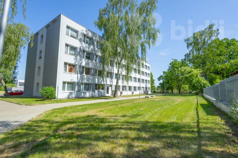 Prostorný byt 3+1 (78 m2) se zasklenou lodžií u lesoparku Bažantnice - Kladno, ul. Pařížská