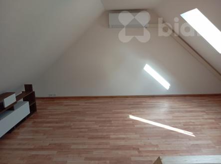 Pronájem bytu, 2+kk, 36 m²