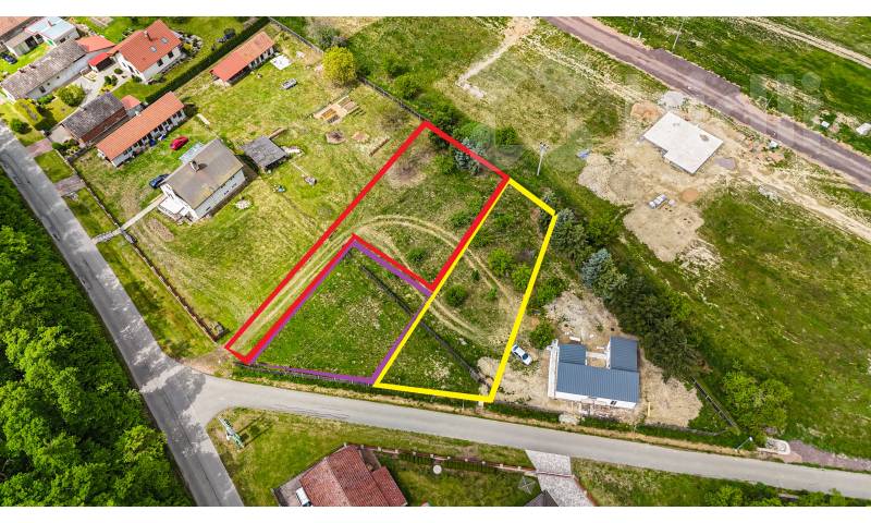 Prodej stavebního pozemku 812 m2, Klamoš, okres Hradec Králové