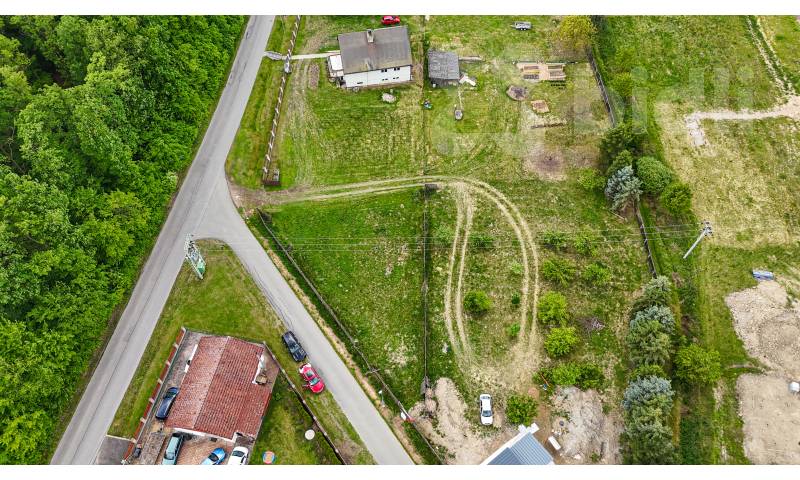 Prodej stavebního pozemku 812 m2, Klamoš, okres Hradec Králové
