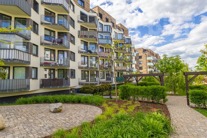 Pronájem bytu 2+kk, balkon, Praha- Hlubočepy