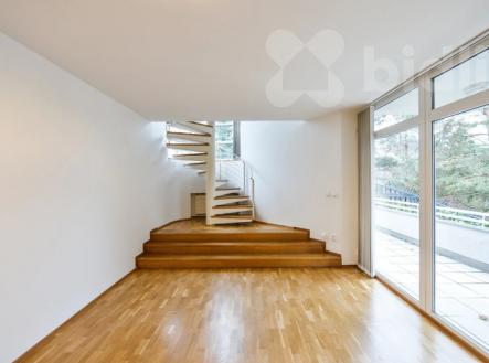 Pronájem domu/vily, 379 m²