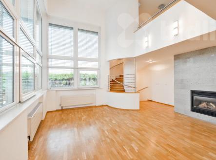 Pronájem domu/vily, 379 m²