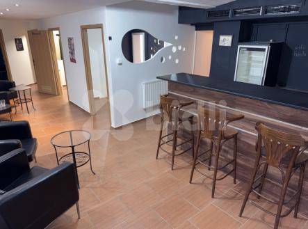 Pronájem obchodní prostory, 102 m²