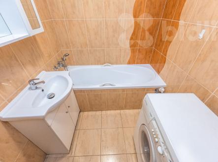 Prostorný byt 3+1, 71 m2, se zasklenou lodžií, Praha 4 - Michle