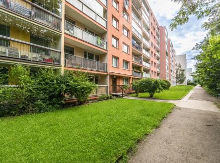Prostorný byt 3+1, 71 m2, se zasklenou lodžií, Praha 4 - Michle