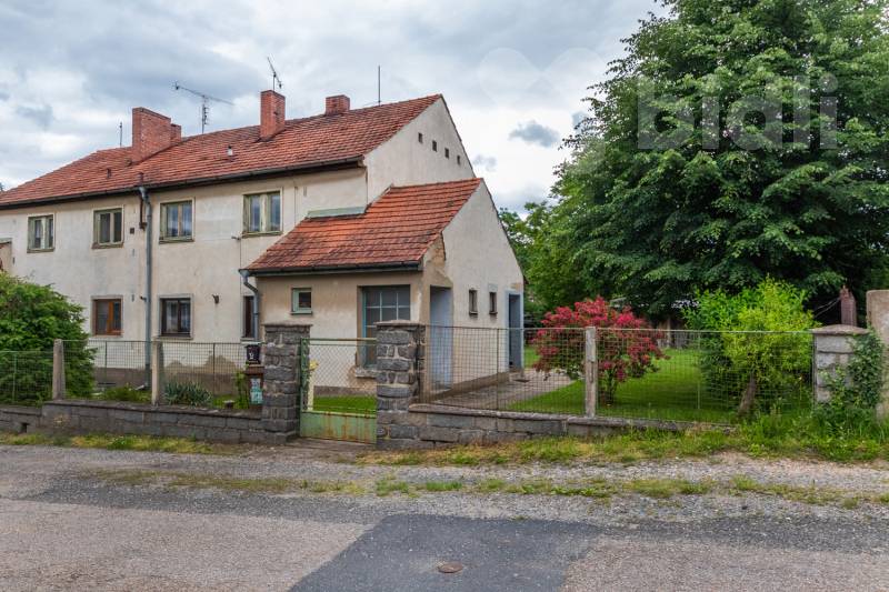 Prodej ideální poloviny domu 138 m2, pozemek 1074 m2
