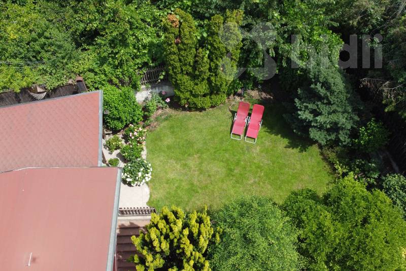 Výjimečný rodinný dům 248 m2 s výnosovou restaurací- Praha 8, Kobylisy