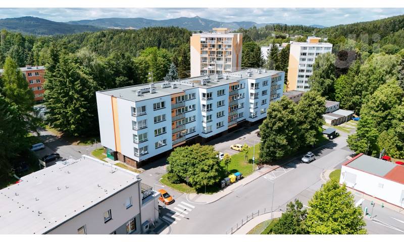 Samostatná garáž přímo v bytovém domě | Jablonec nad Nisou