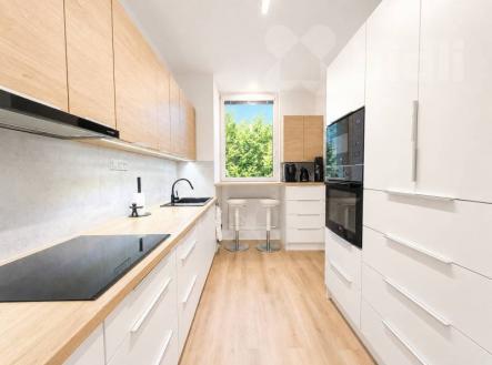 Pronájem bytu, 3+1, 90 m²
