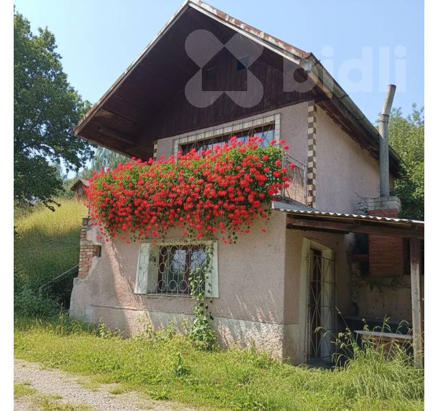 Zahrada s chatou u rybníka Kortusák - Žlutice 489 m2