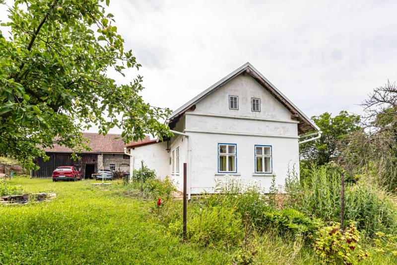 Prodej rodinného domu 4+kk 93 m2, zahrada 1.481 m2, Češov