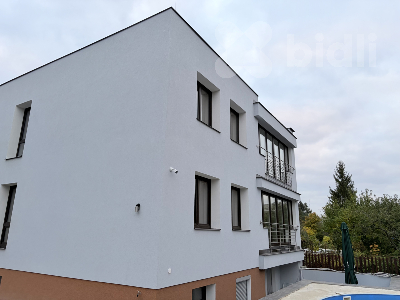 Pronájem bytu 3+1, 90 m2 v řadovém domě - po rekonstrukci