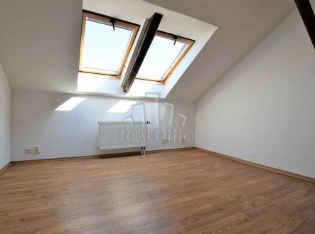 Pronájem kanceláře, 95 m²