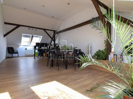 Pronájem kanceláře, 95 m²