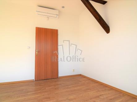 Pronájem kanceláře, 95 m²