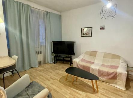 Pronájem bytu, 1+kk, 35 m²