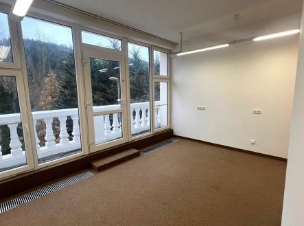 Pronájem obchodní prostor, 160 m²