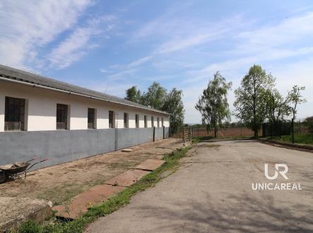 Pronájem komerčního objektu, sklad, 1 760 m²