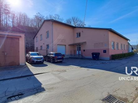 Pronájem komerčního objektu, sklad, 834 m²