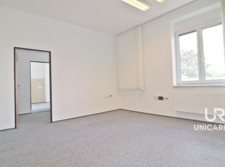 Pronájem kanceláře, 69 m²