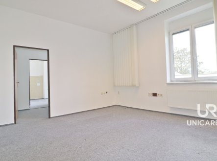 Pronájem kanceláře 69 m², ul. Nádražní, Modřice - Brno-venkov