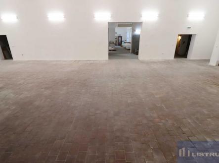 Pronájem skladovací prostor, 900 m²